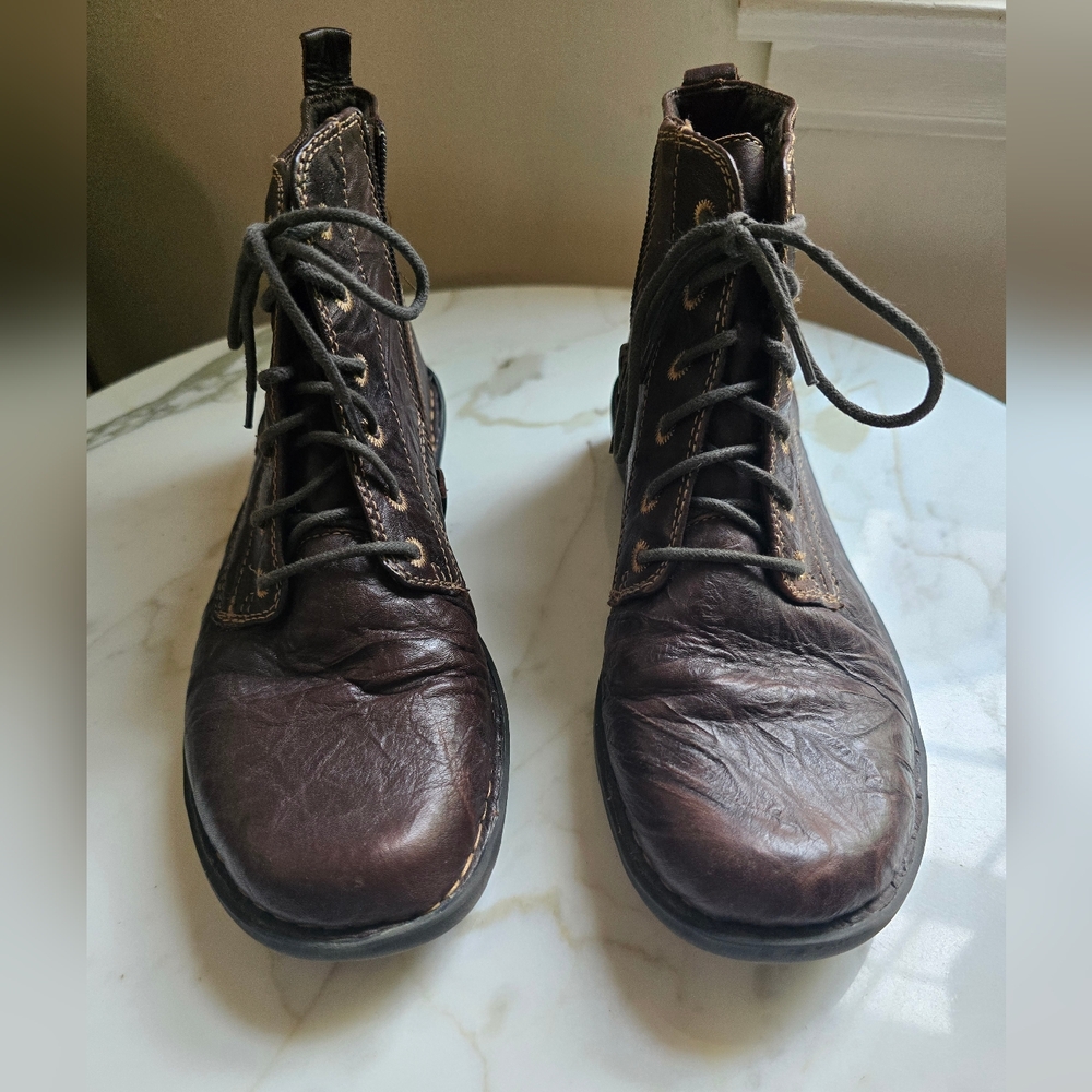 Clarks Nikki Women Brown Leather Boots